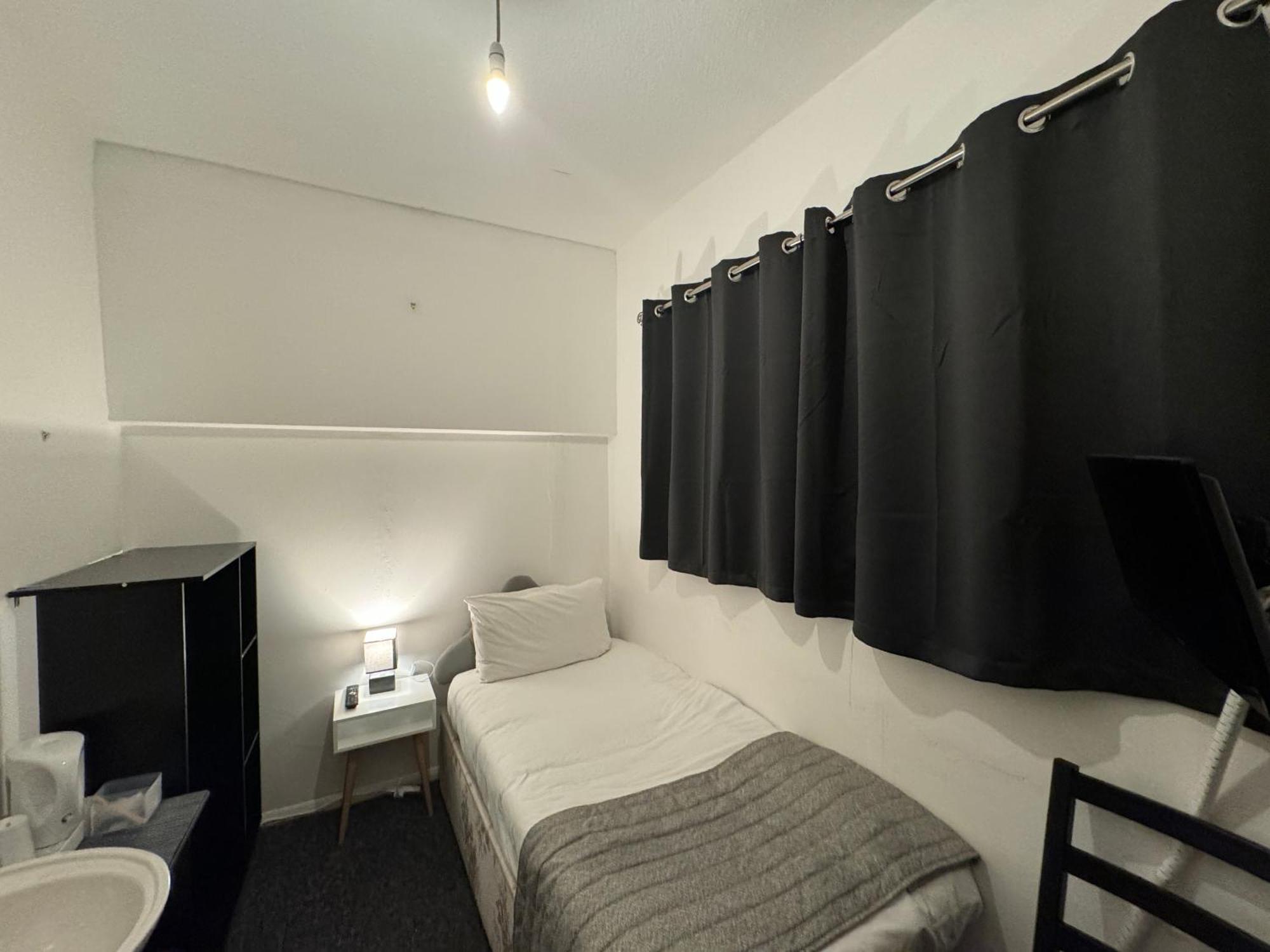 Guesthouse 24-7 The Old Knoll Guesthouse Newport  Extérieur photo