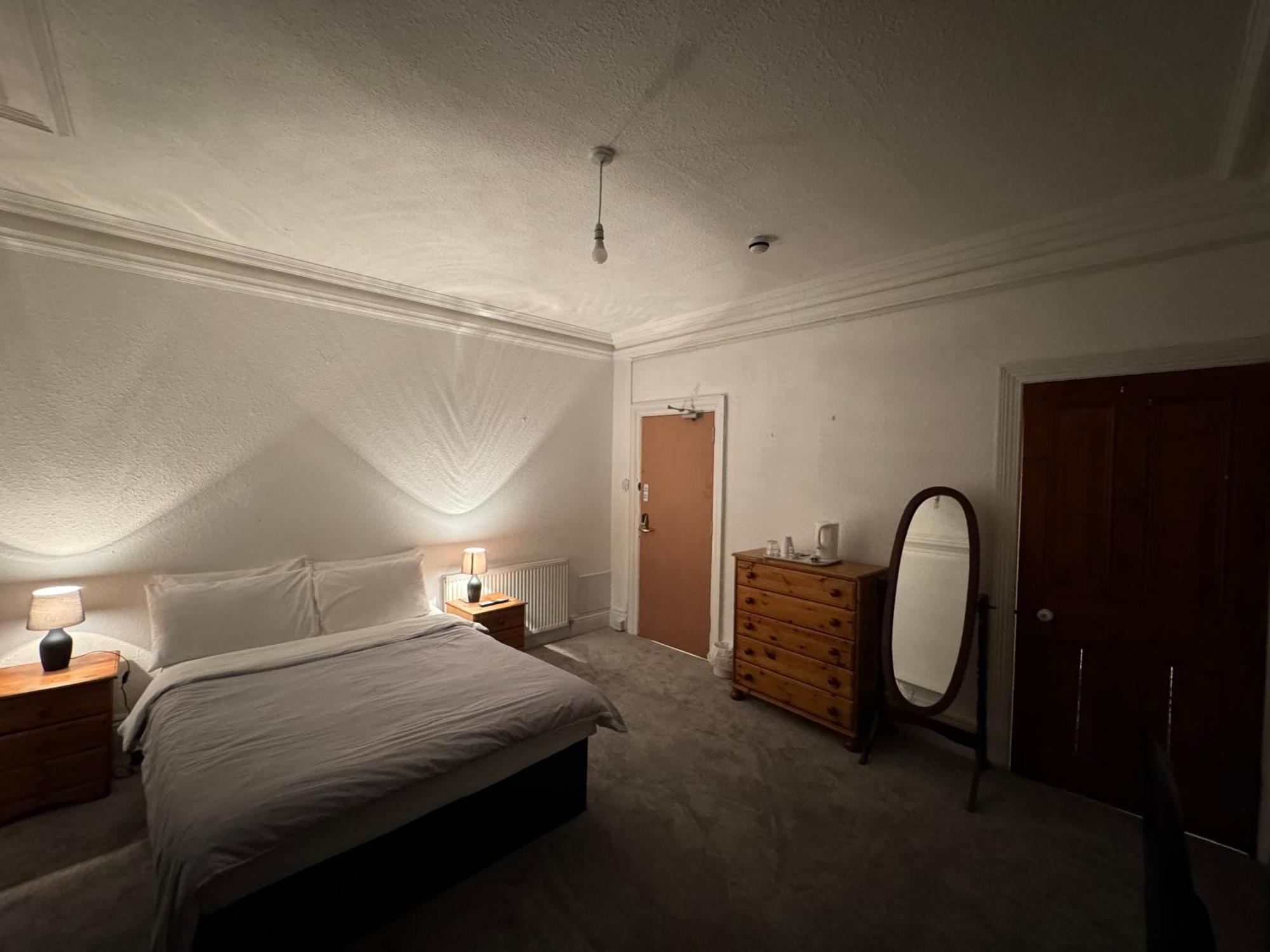 Guesthouse 24-7 The Old Knoll Guesthouse Newport  Extérieur photo